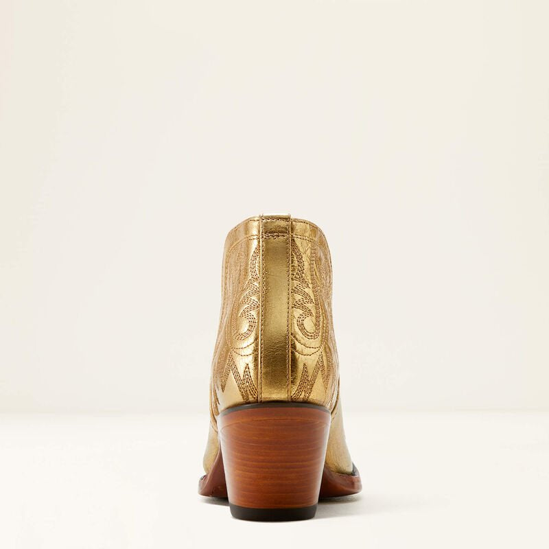 Dixon from Ariat