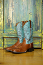 Round Up Wide Square Toe from Ariat