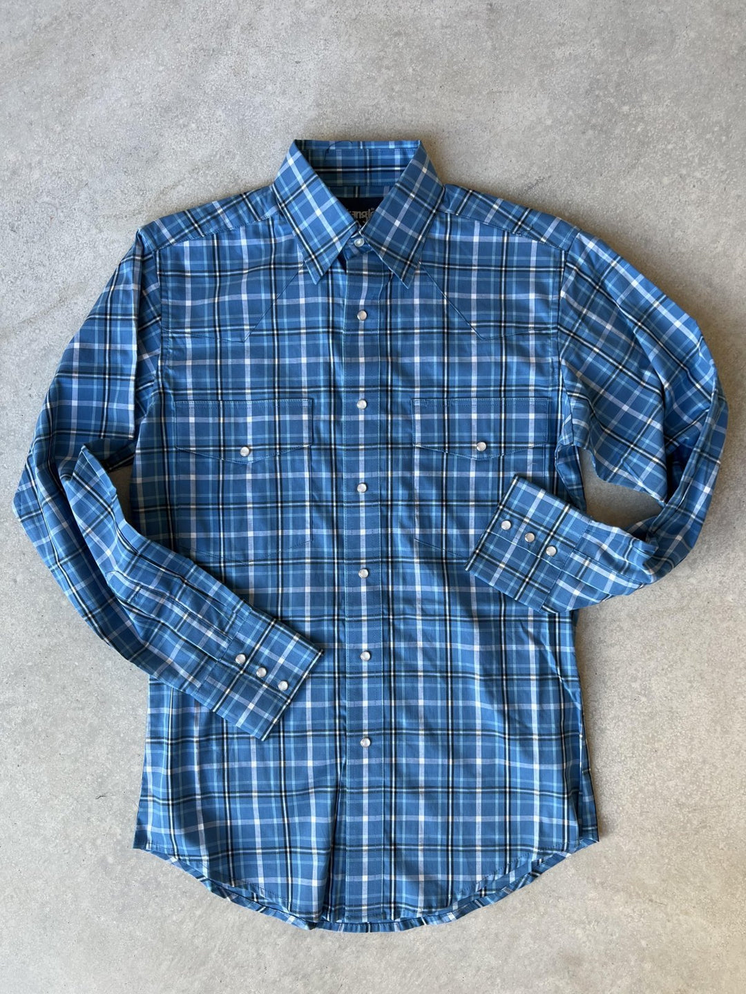 Wrinkle Resistant Long Sleeve Woven from Wrangler - High Call Outfitters