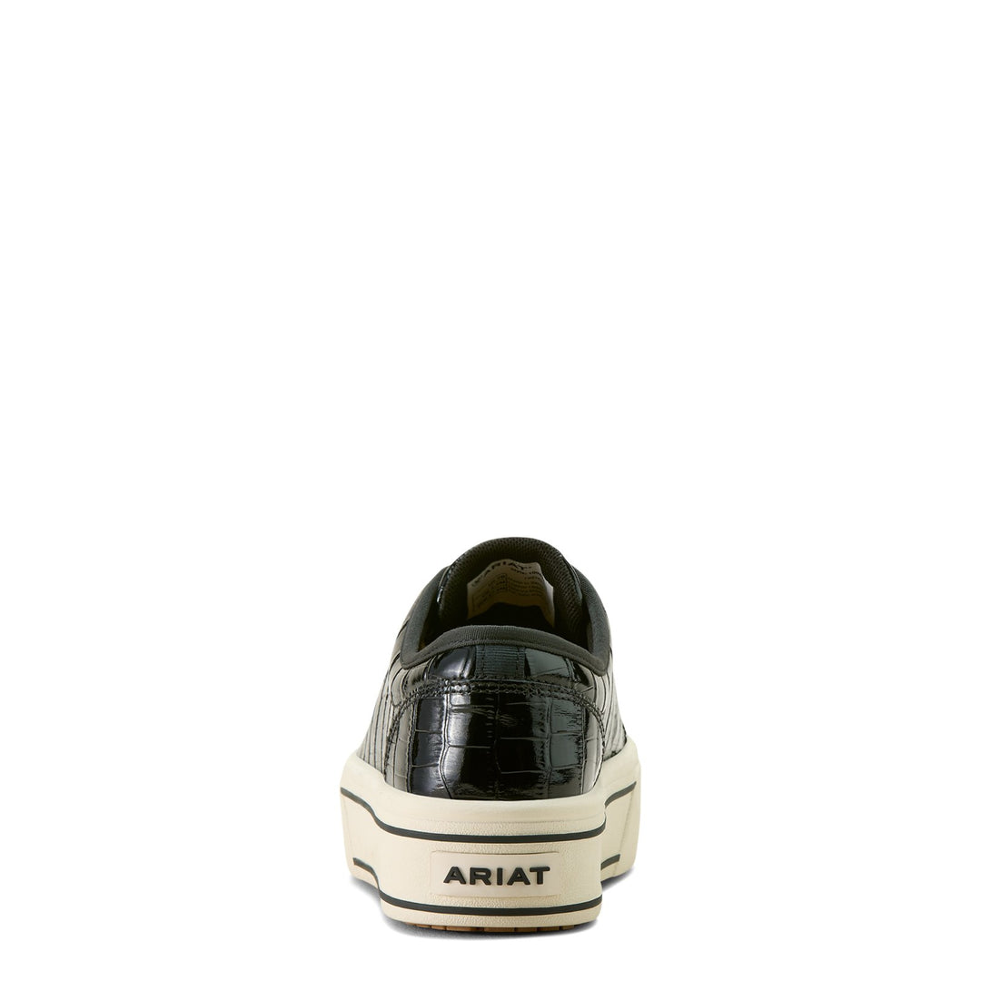 Skylar from Ariat