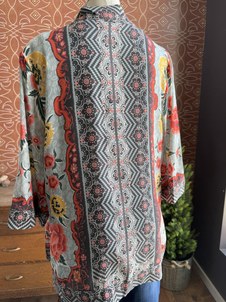 Boarder Print Kimono from Multiples