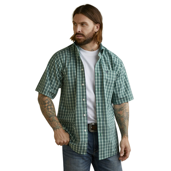Wrinkle Free Finan Classic Shirt from Ariat